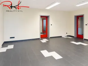 Pronájem kanceláře, Martiněves, 32 m2