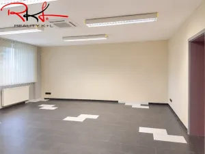 Pronájem kanceláře, Martiněves, 32 m2