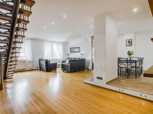 Pronájem bytu 4+kk, Praha - Hlubočepy, Slivenecká, 235 m2