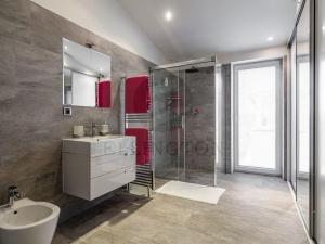 Pronájem bytu 4+kk, Praha - Hlubočepy, Slivenecká, 235 m2
