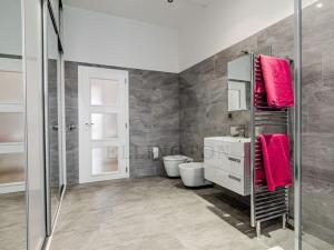 Pronájem bytu 4+kk, Praha - Hlubočepy, Slivenecká, 235 m2