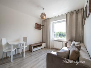 Pronájem bytu 2+kk, Praha - Hloubětín, Na obrátce, 30 m2