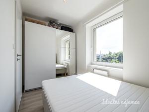 Pronájem bytu 2+kk, Praha - Hloubětín, Na obrátce, 30 m2