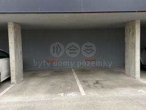 Prodej garážového stání, Praha - Břevnov, Běžecká, 18 m2