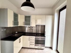 Pronájem bytu 2+kk, Chrudim - Chrudim I, Resselovo náměstí, 60 m2