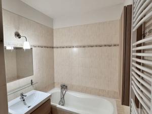 Pronájem bytu 2+kk, Chrudim - Chrudim I, Resselovo náměstí, 60 m2