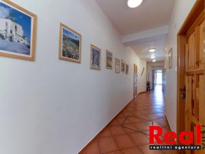 Prodej vícegeneračního domu, Vlčatín, 550 m2