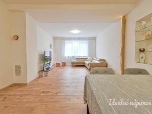 Pronájem bytu 3+kk, Brno - Bystrc, Na zeliskách, 122 m2