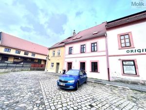 Prodej vícegeneračního domu, Žatec, Žižkovo náměstí, 200 m2