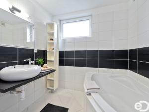 Prodej rodinného domu, Holice, Staroholická, 175 m2
