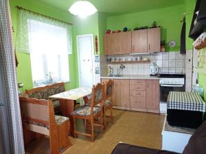 Prodej bytu 2+1, Mikulov, Bardějovská, 58 m2