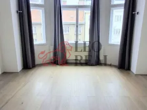 Pronájem bytu 1+kk, Praha - Vršovice, 28. pluku, 43 m2