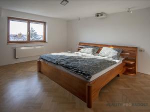 Prodej rodinného domu, Praha - Kyje, Sklenská, 218 m2