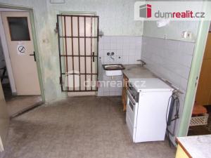 Prodej komerční nemovitosti, Karlovy Vary - Dvory, Chebská, 350 m2