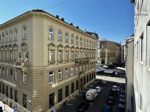 Prodej činžovního domu, Brno, Jezuitská, 1828 m2