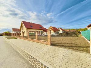 Prodej rodinného domu, Veltrusy, Akátová, 179 m2