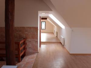 Prodej vícegeneračního domu, Řehenice, 215 m2