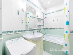 Pronájem bytu 2+1, Praha - Záběhlice, Choceradská, 55 m2