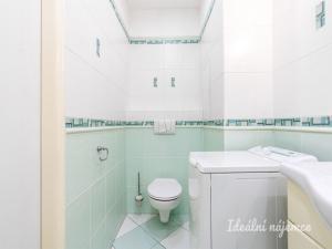Pronájem bytu 2+1, Praha - Záběhlice, Choceradská, 55 m2