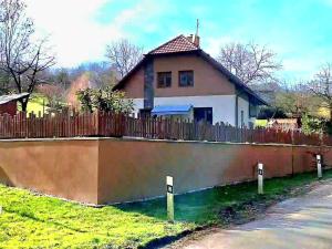 Prodej rodinného domu, Zelenecká Lhota - Záhuby, 176 m2