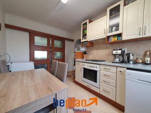 Prodej bytu 2+1, Ostrov, Jungmannova, 58 m2