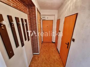 Prodej bytu 2+1, Ostrava, Panelová, 52 m2