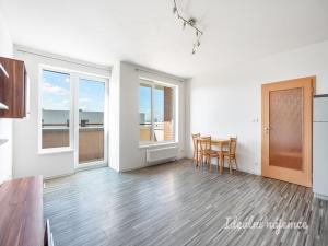 Pronájem bytu 3+kk, Praha - Dolní Měcholupy, Kryšpínova, 83 m2