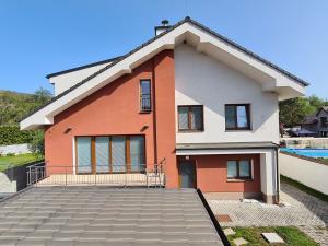 Prodej rodinného domu, Loděnice, 280 m2