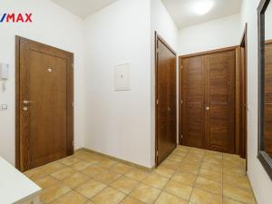 Prodej bytu 1+kk, Karlovy Vary, Jateční, 61 m2