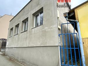 Prodej komerční nemovitosti, Karlovy Vary, Šmeralova, 300 m2