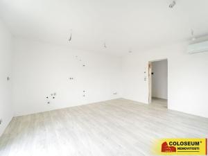 Prodej bytu 2+kk, Hrádek, 43 m2