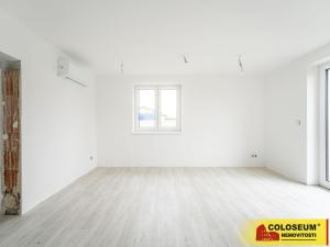 Prodej bytu 2+kk, Hrádek, 43 m2