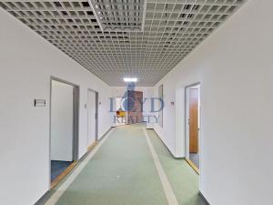 Pronájem kanceláře, Karlovy Vary - Stará Role, Závodu míru, 517 m2