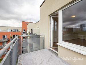 Pronájem bytu 1+kk, Praha - Jinonice, Za zámečkem, 41 m2