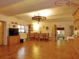 Prodej rodinného domu, Libáň - Zliv, 440 m2