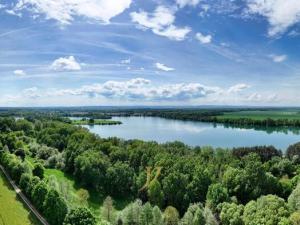 Prodej pozemku pro komerční výstavbu, Olomouc - Chomoutov, 7945 m2