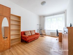 Pronájem bytu 1+1, Praha - Vršovice, Jakutská, 35 m2