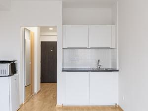 Pronájem bytu 1+kk, Praha - Jinonice, Peroutkova, 26 m2