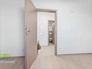 Pronájem bytu 2+kk, Náchod, Bartoňova, 58 m2