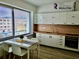 Pronájem bytu 1+kk, Zlín, Lorencova, 42 m2