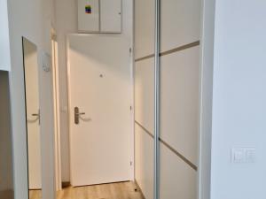 Pronájem bytu 1+kk, Zlín, Lorencova, 42 m2