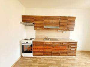 Pronájem bytu 1+kk, Havířov - Město, Hlavní třída, 37 m2