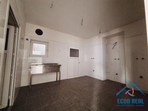 Prodej komerční nemovitosti, Milovice - Benátecká Vrutice, 1080 m2
