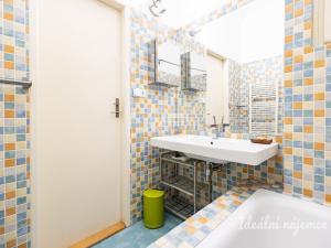 Pronájem bytu 2+1, Praha - Smíchov, U Santošky, 88 m2