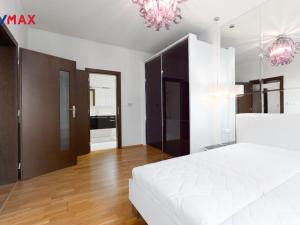 Prodej bytu 2+kk, Karlovy Vary, Libušina, 76 m2