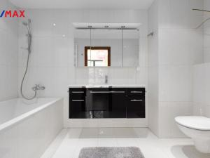 Prodej bytu 2+kk, Karlovy Vary, Libušina, 70 m2