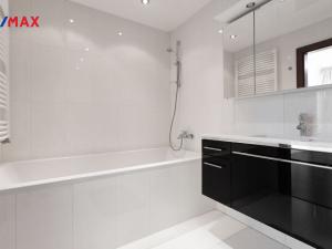 Prodej bytu 2+kk, Karlovy Vary, Libušina, 70 m2