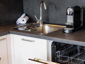 Pronájem bytu 1+kk, Praha - Holešovice, V háji, 49 m2