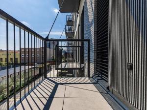 Pronájem bytu 1+kk, Praha - Holešovice, V háji, 49 m2