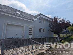 Prodej rodinného domu, Panenské Břežany, Vilová, 222 m2